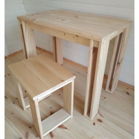 Table et 2 tabourets pin massif